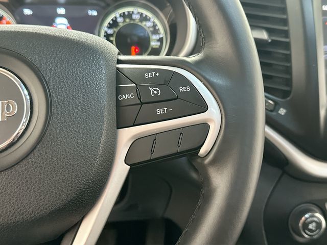 Thumbnail: 2016 Jeep Cherokee - 20
