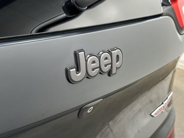 Thumbnail: 2016 Jeep Cherokee - 6