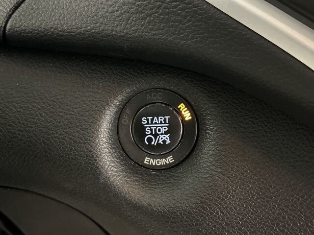 Thumbnail: 2016 Jeep Cherokee - 21