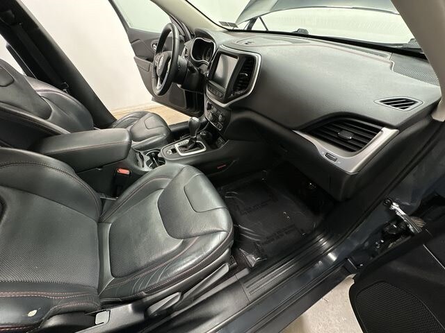 Thumbnail: 2016 Jeep Cherokee - 11