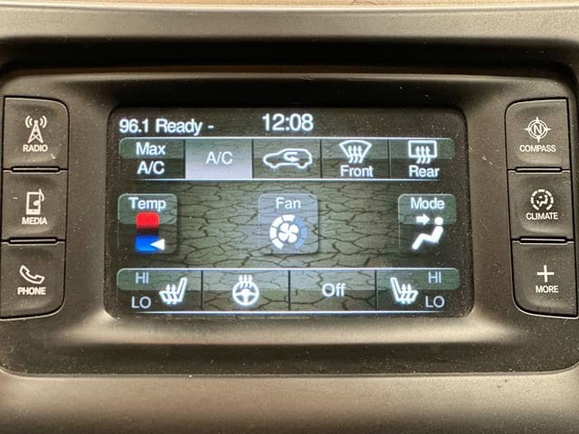 Thumbnail: 2016 Jeep Cherokee - 16