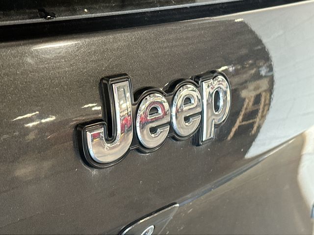 Thumbnail: 2016 Jeep Cherokee - 7