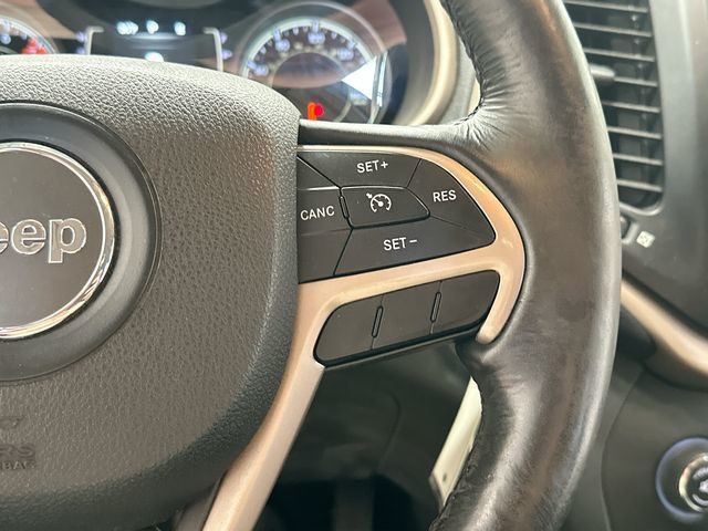Thumbnail: 2016 Jeep Cherokee - 15