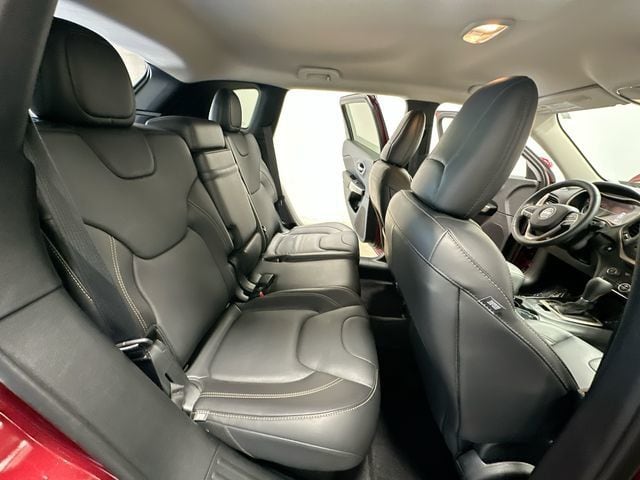 Thumbnail: 2018 Jeep Cherokee - 29
