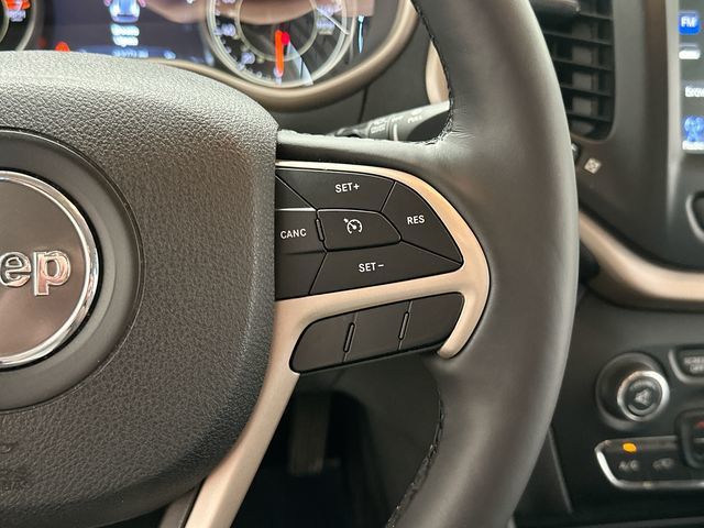 Thumbnail: 2018 Jeep Cherokee - 20