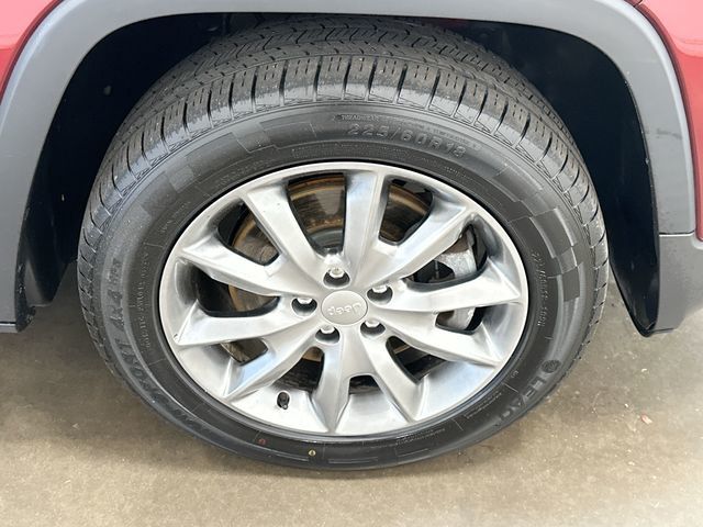 Thumbnail: 2018 Jeep Cherokee - 8