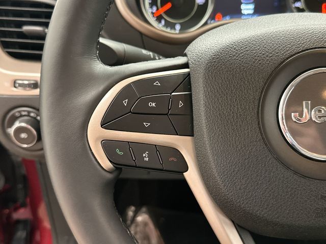 Thumbnail: 2018 Jeep Cherokee - 19