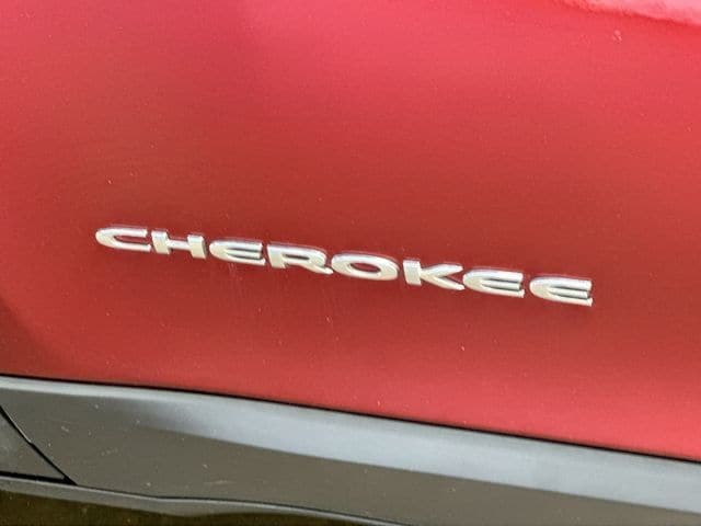 Thumbnail: 2018 Jeep Cherokee - 30