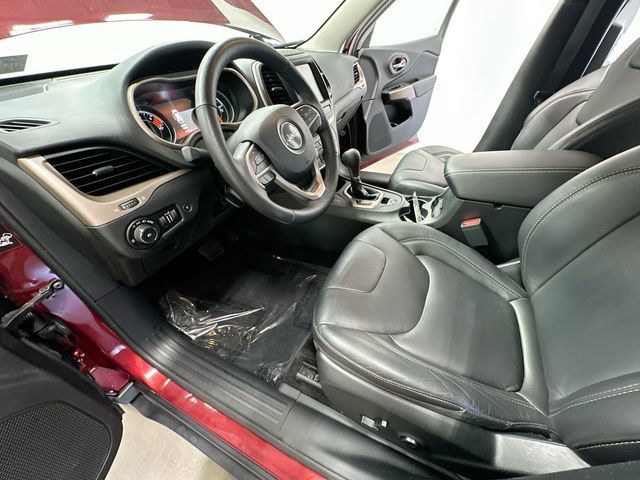 Thumbnail: 2018 Jeep Cherokee - 10