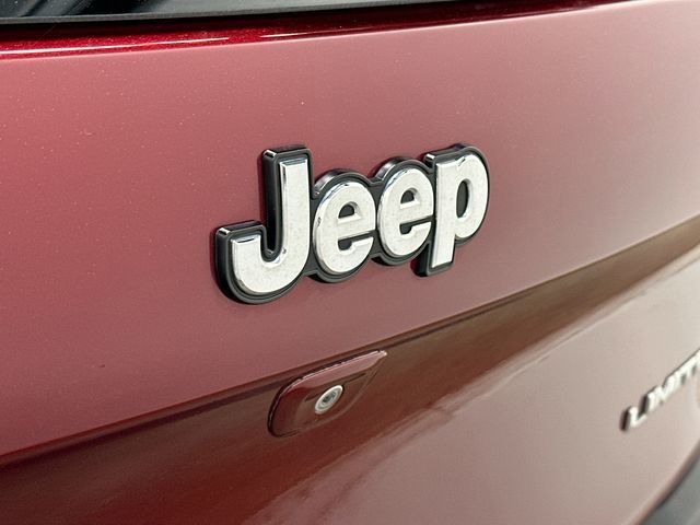 Thumbnail: 2018 Jeep Cherokee - 7