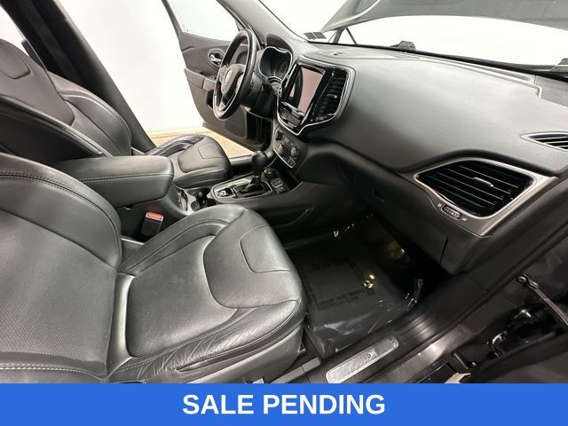 Thumbnail: 2019 Jeep Cherokee - 26