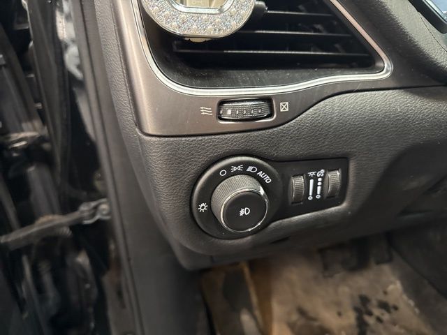 Thumbnail: 2020 Jeep Cherokee - 21