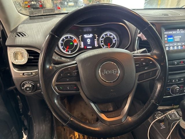 Thumbnail: 2020 Jeep Cherokee - 9