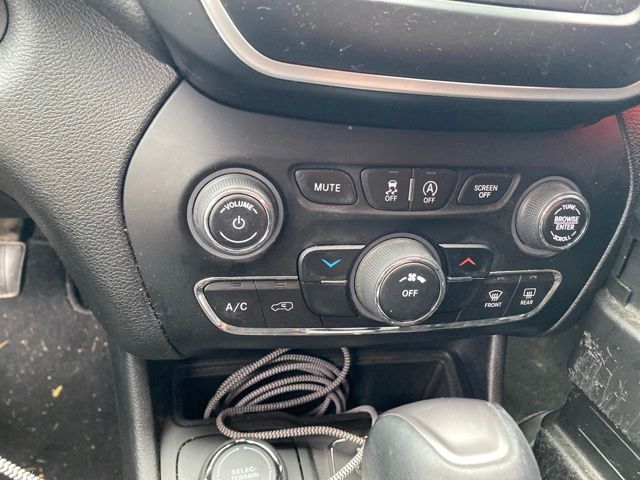 Thumbnail: 2021 Jeep Cherokee - 34