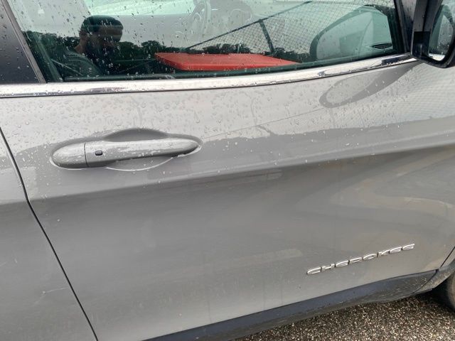 Thumbnail: 2021 Jeep Cherokee - 27