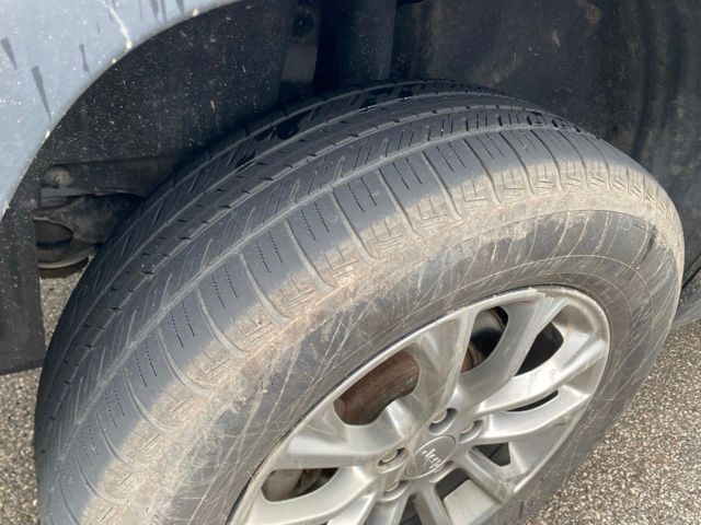 Thumbnail: 2021 Jeep Cherokee - 24