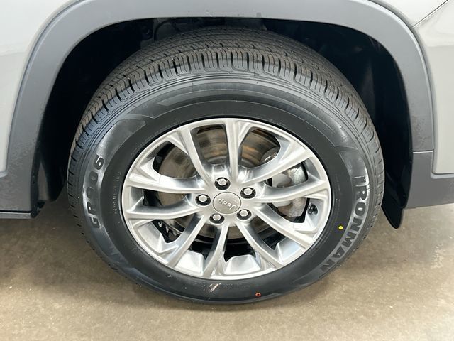 Thumbnail: 2021 Jeep Cherokee - 8