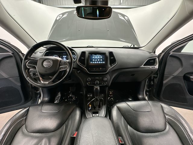 Thumbnail: 2021 Jeep Cherokee - 14