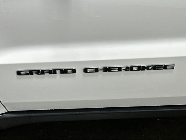 2021 Jeep Grand Cherokee Laredo 31