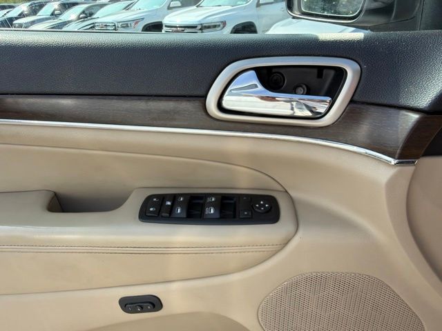 Thumbnail: 2015 Jeep Grand Cherokee - 26