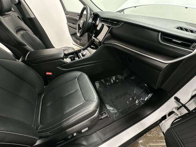 Thumbnail: 2023 Jeep Grand Cherokee - 28