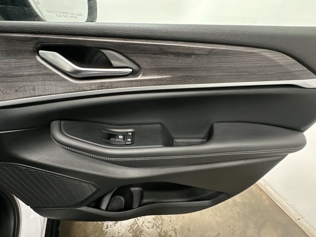 Thumbnail: 2023 Jeep Grand Cherokee - 30