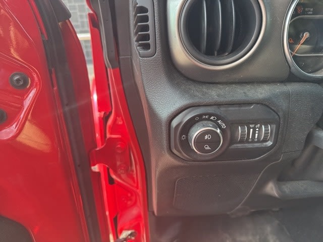 Thumbnail: 2021 Jeep Gladiator - 12
