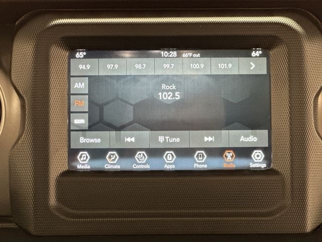 Thumbnail: 2021 Jeep Gladiator - 15