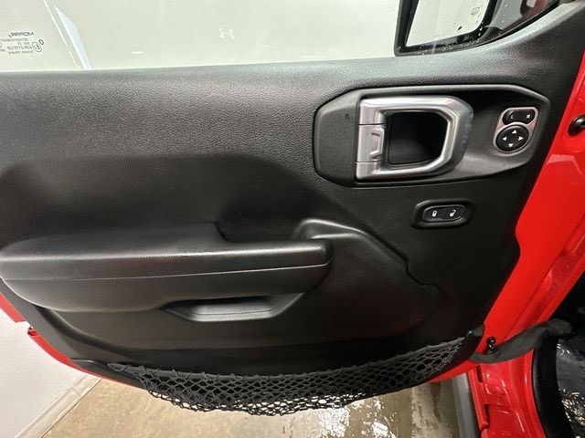 Thumbnail: 2021 Jeep Gladiator - 25