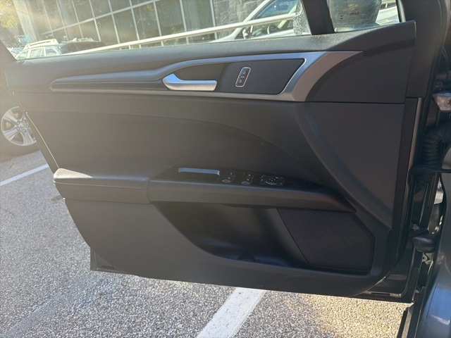 Thumbnail: 2014 Ford Fusion - 12