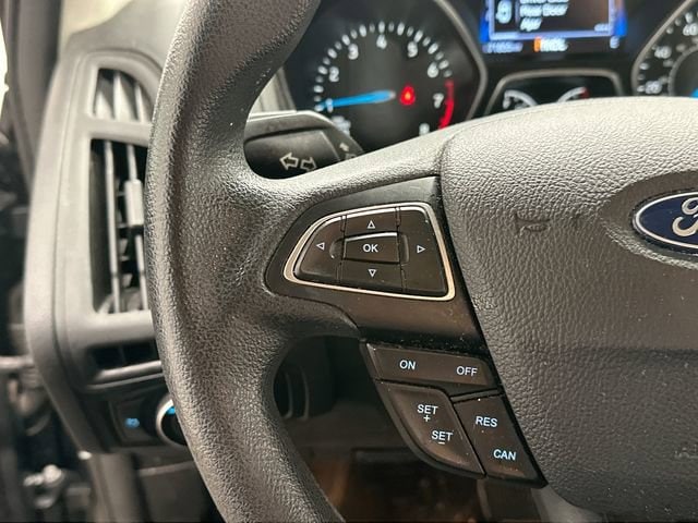 Thumbnail: 2017 Ford Focus - 14