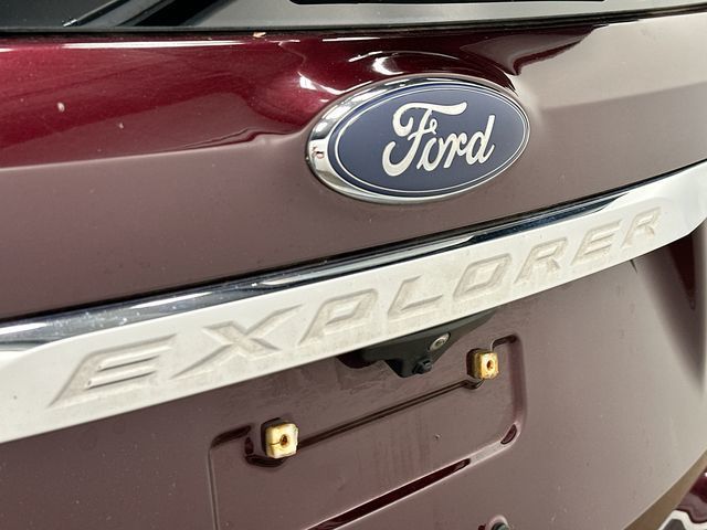 Thumbnail: 2018 Ford Explorer - 32