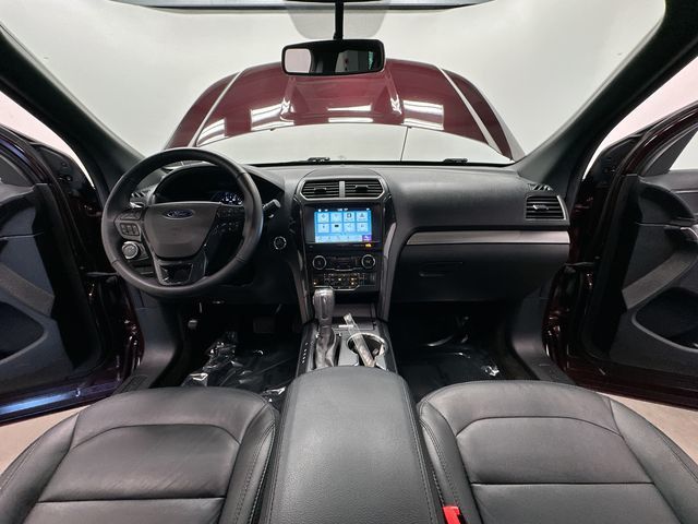 Thumbnail: 2018 Ford Explorer - 9
