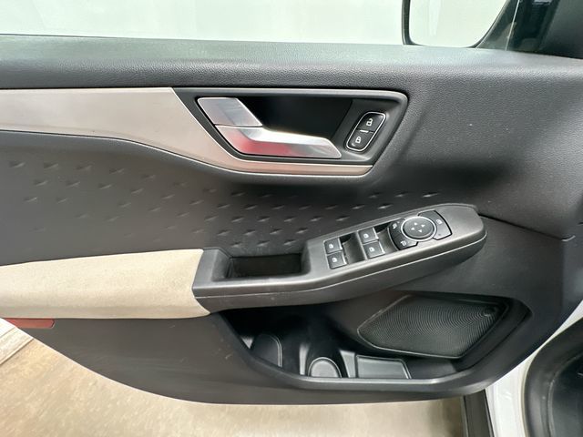 Thumbnail: 2020 Ford Escape - 26
