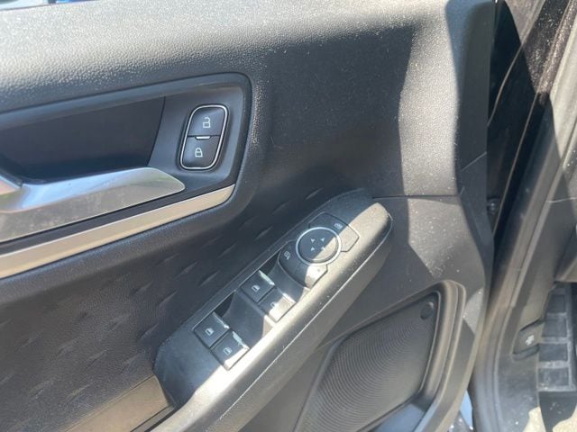 Thumbnail: 2020 Ford Escape - 17