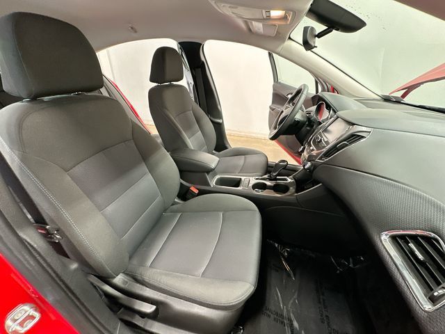 Thumbnail: 2018 Chevrolet Cruze - 26