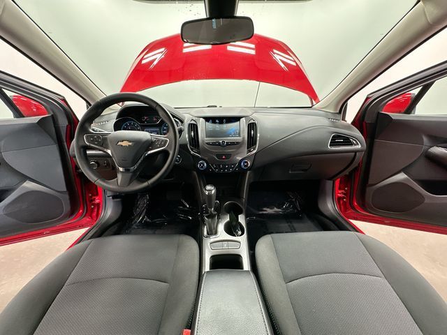 Thumbnail: 2018 Chevrolet Cruze - 10