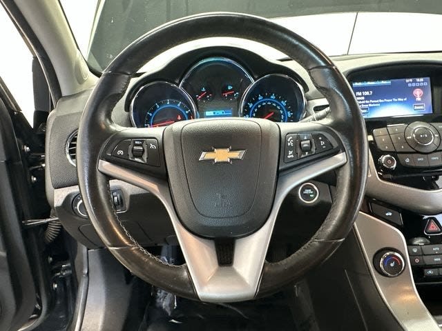 Thumbnail: 2015 Chevrolet Cruze - 2
