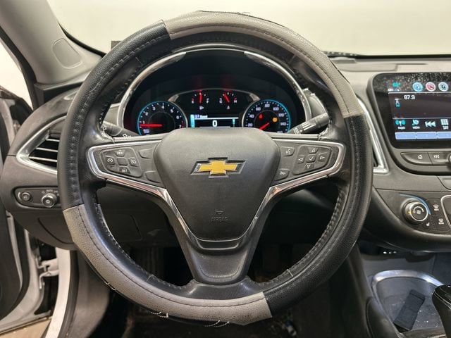 Thumbnail: 2018 Chevrolet Malibu - 2