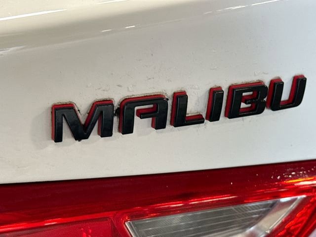 Thumbnail: 2018 Chevrolet Malibu - 21