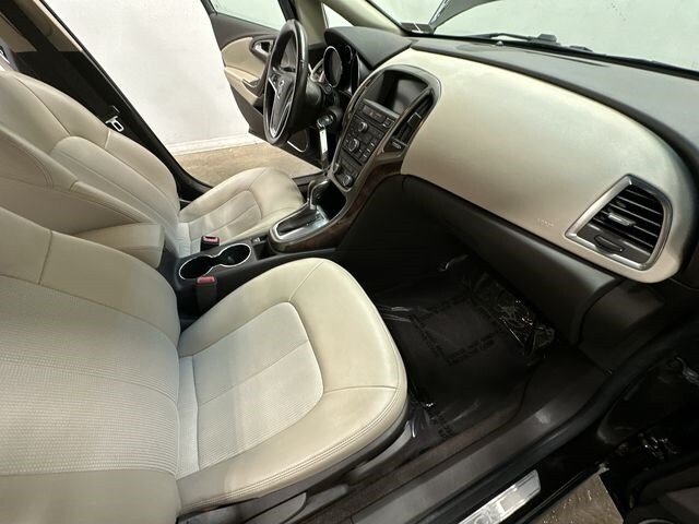 2012 Buick Verano Convenience 23