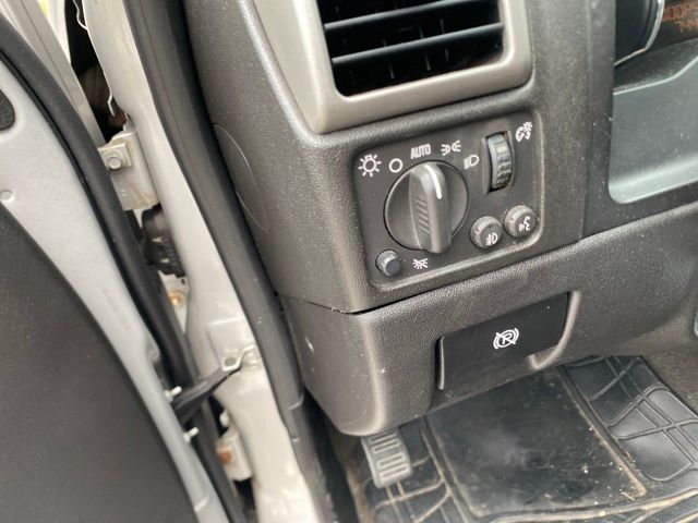 Thumbnail: 2011 Chevrolet Colorado - 32