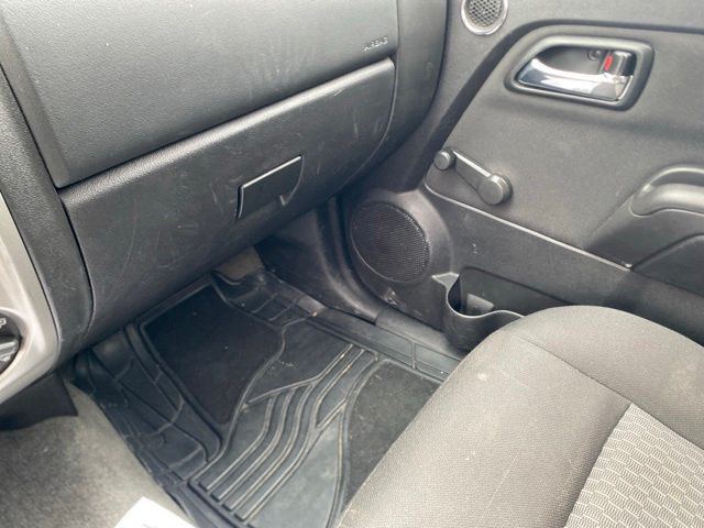 Thumbnail: 2011 Chevrolet Colorado - 34