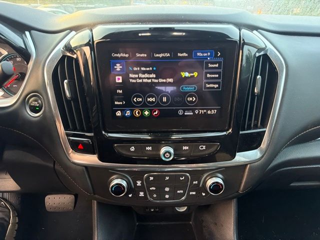 Thumbnail: 2021 Chevrolet Traverse - 24