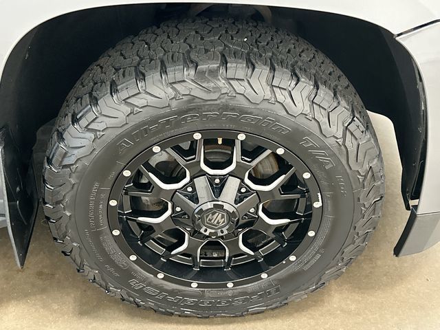 Thumbnail: 2018 Chevrolet Tahoe - 8