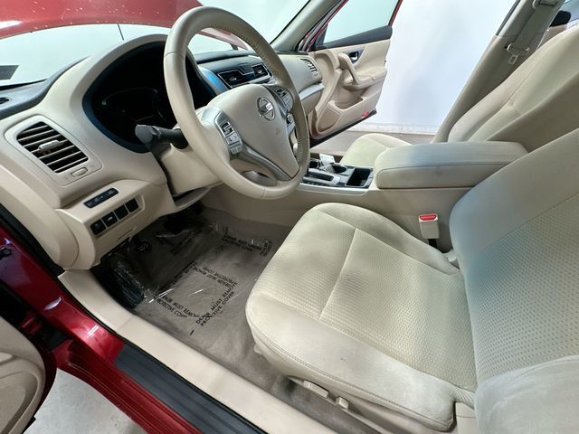 Thumbnail: 2014 Nissan Altima - 10