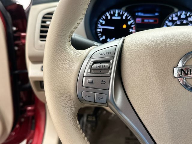 Thumbnail: 2014 Nissan Altima - 17