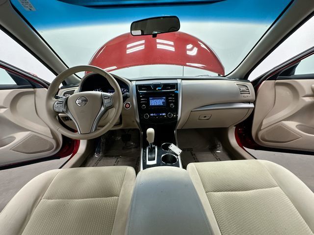 Thumbnail: 2014 Nissan Altima - 9