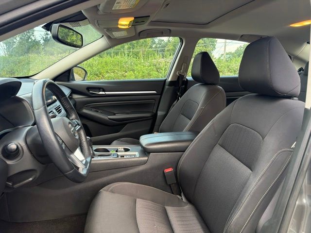 Thumbnail: 2019 Nissan Altima - 9