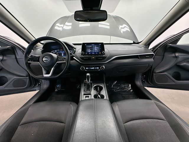 Thumbnail: 2019 Nissan Altima - 14